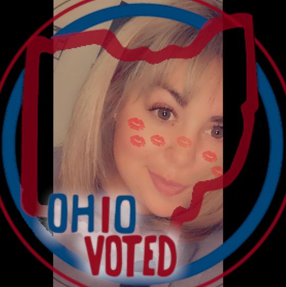 Profile Picture of Lauren Domzalski (@laurrmarie13) on Poshmark