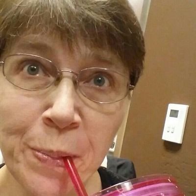 Profile Picture of Bobbi Rae McLean (@bobbiraemc) on Twitter