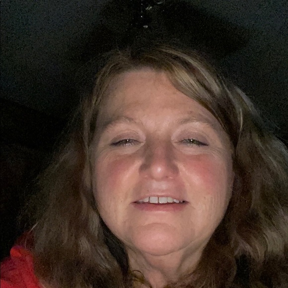 Profile Picture of Pamela Greenwood (@pamelagreenw158) on Poshmark