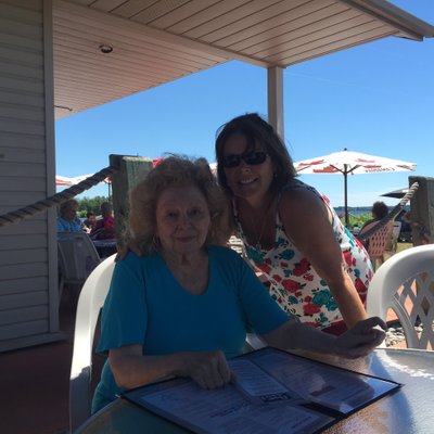 Profile Picture of Laurie Devlin-Hannon (@LaurieDevlinHan) on Twitter