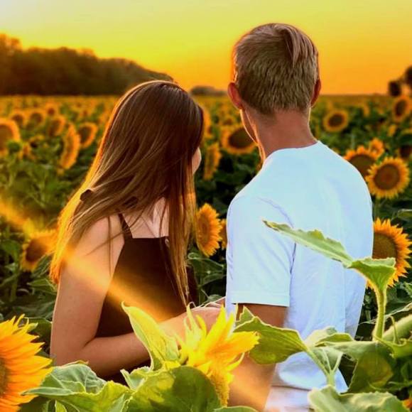 Hayleigh Sertich - Poshmark Profile Picture of Hayleigh Sertich (@22hayleighser) on Poshmark