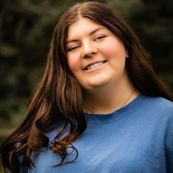 Profile Picture of Megan Whitbeck (@meghanwhitbeck) on Poshmark