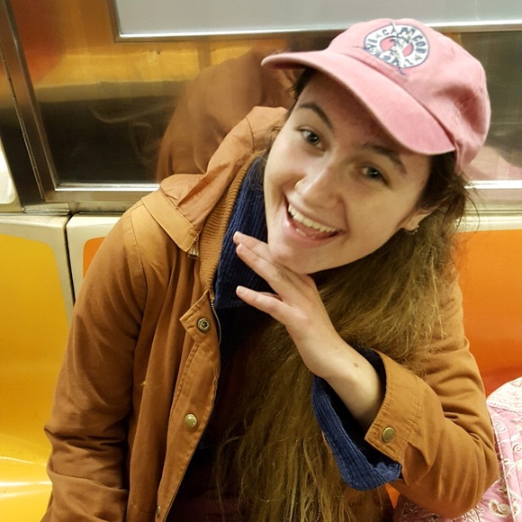 Profile Picture of Julia Corbett (@nytrends1997) on Poshmark