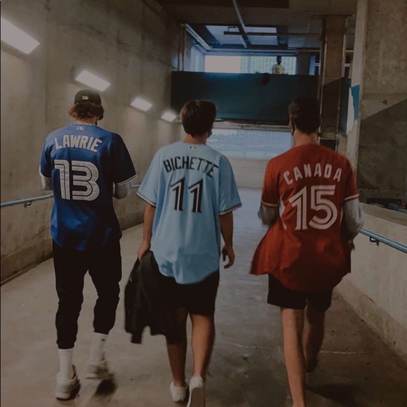 Profile Picture of Colin Brewster (@brews150) on Poshmark