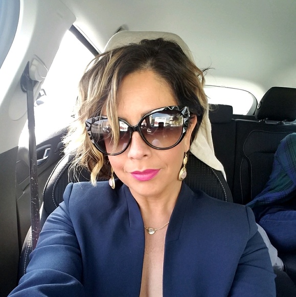 Profile Picture of Michelle Aracena (@micheys) on Poshmark