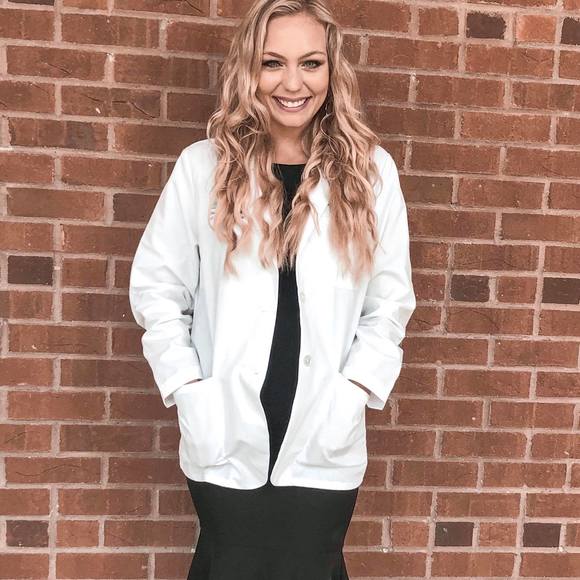 Profile Picture of Cassidy Bates (@batescn1997) on Poshmark