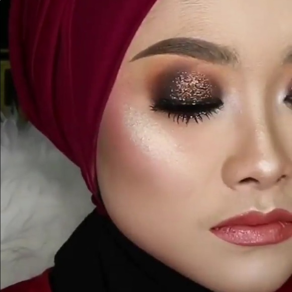 Profile Picture of Shazia Haq (@shaziahaq) on Poshmark