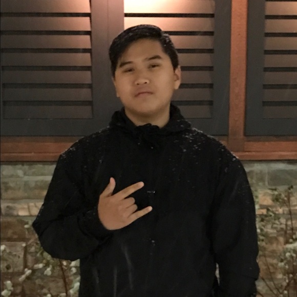 Profile Picture of Aaron Santos (@superdeluxe4) on Poshmark