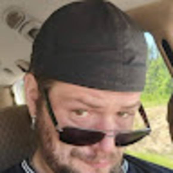Profile Picture of Clarence Greer (@cjgr33r) on Poshmark