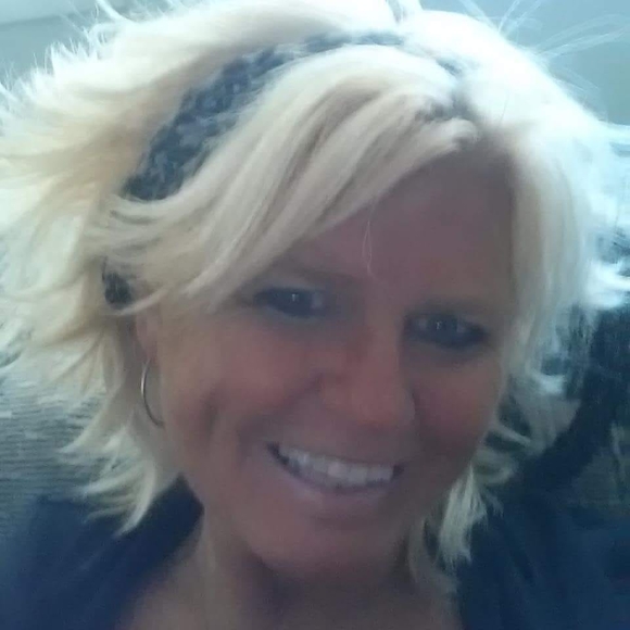 Profile Picture of Tracy Maroni (@mstrace1) on Poshmark