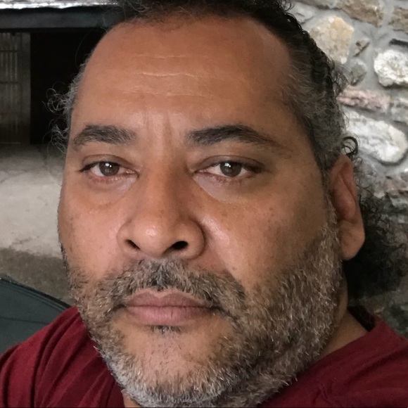 Profile Picture of Gautama Montesdeoca (@gauta9) on Poshmark