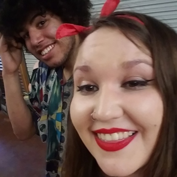 Profile Picture of Tory Kreitman (@giraffeluhv) on Poshmark