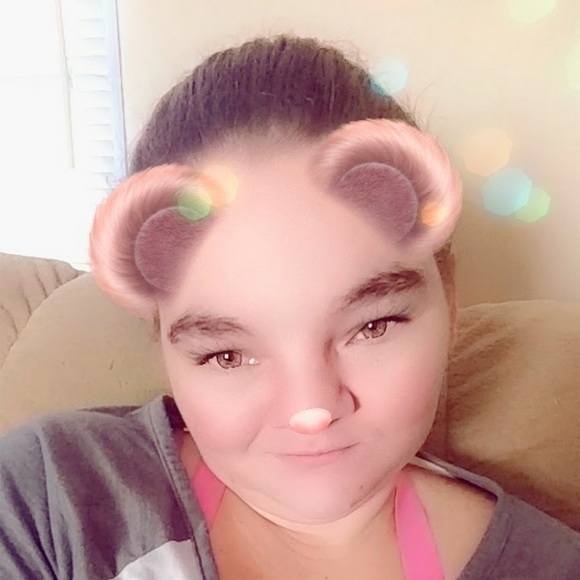 Profile Picture of Sarah Terhune (@mawnstascorpio) on Poshmark