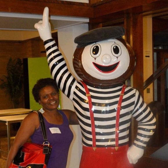 Profile Picture of Everlean Fields (@everleanlogan) on Poshmark