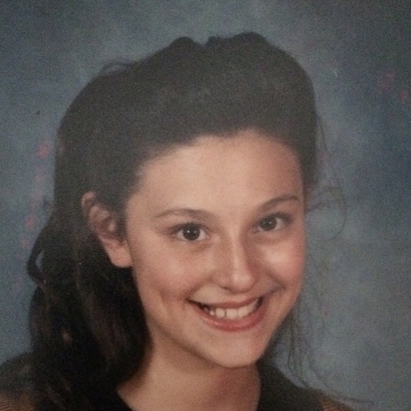 Profile Picture of Lori Benoit (@loribenoit) on Poshmark