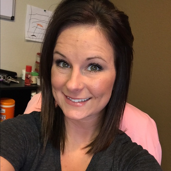 Profile Picture of Jill Lancaster (@jillancaster) on Poshmark