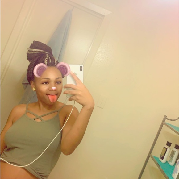 Profile Picture of Danika Fontenette (@danikafontenett) on Poshmark