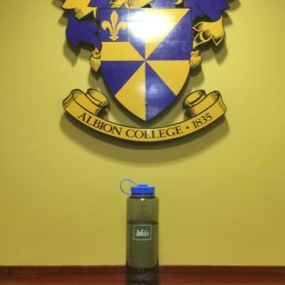 Profile Picture of Dan's Water Bottle (@dans_bottle) on Twitter