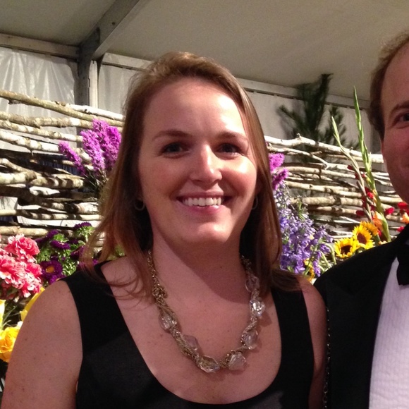 Profile Picture of Elise Ankerson (@eliseschwarz) on Poshmark