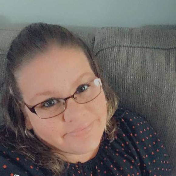 Profile Picture of Mandy Maloff (@mlmaloff) on Poshmark