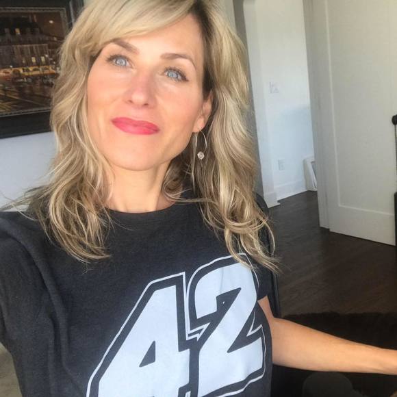 Erica Marshall - Poshmark Profile Picture of Erica Marshall (@ericamarshal429) on Poshmark