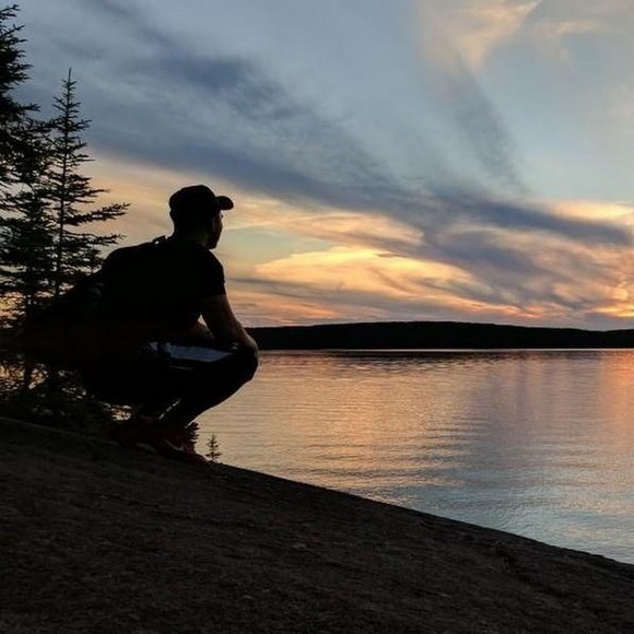 Profile Picture of Rdim44pi . (@dimaapicharles) on Poshmark