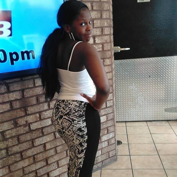 Profile Picture of Shatarra Dubose (@shatarra30) on Poshmark