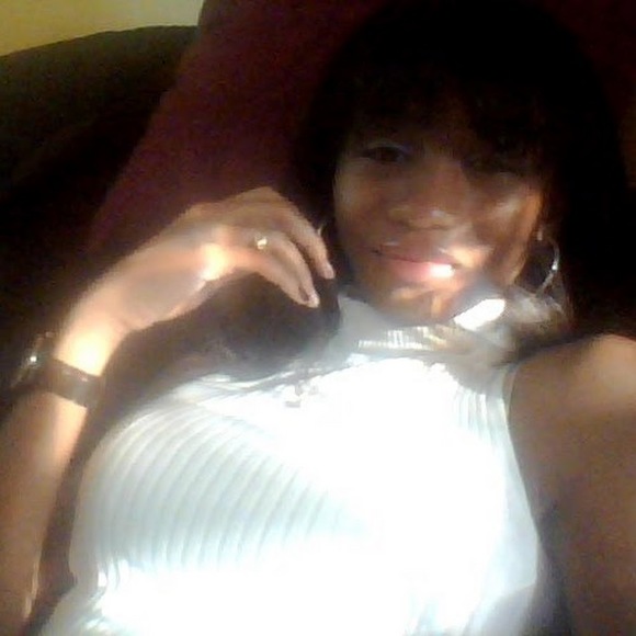 Kui-n Adyra - Poshmark Profile Picture of Kui-n Adyra (@k_adyra) on Poshmark