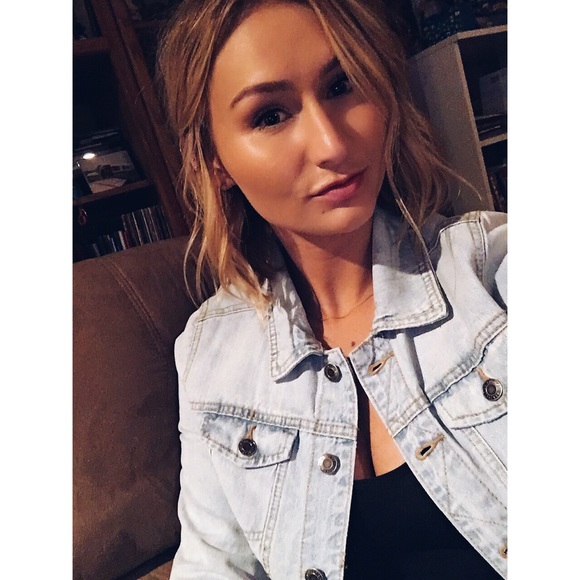 Stephanie Persky - Poshmark Profile Picture of Stephanie Persky (@perskyy10) on Poshmark