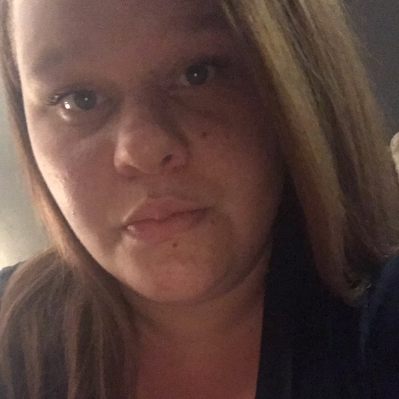 Profile Picture of Shanna Busher (@s_busher) on Poshmark