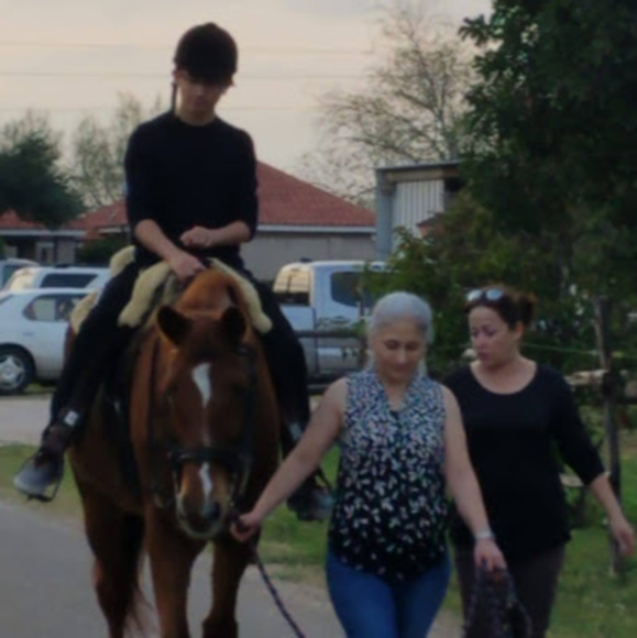 Profile Picture of Oscar Ballesteros-villarreal (@oscarballestero) on Poshmark