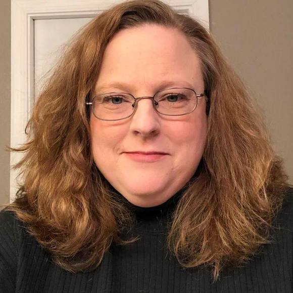 Profile Picture of Beth Bailey (@bethbbailey) on Poshmark