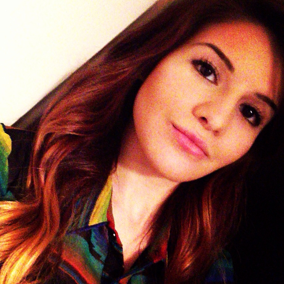 Profile Picture of Paula Valle (@pvalle188) on Poshmark