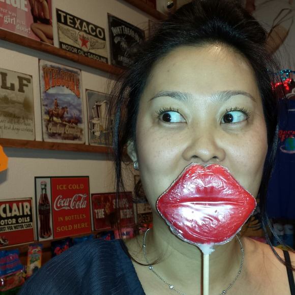 Profile Picture of Kristine Chow (@kristinechow) on Poshmark