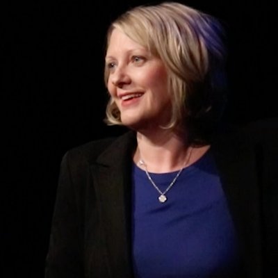 Profile Picture of Dr. Danna Young 🇺🇸 ✌🏻 (@dannagal) on Twitter