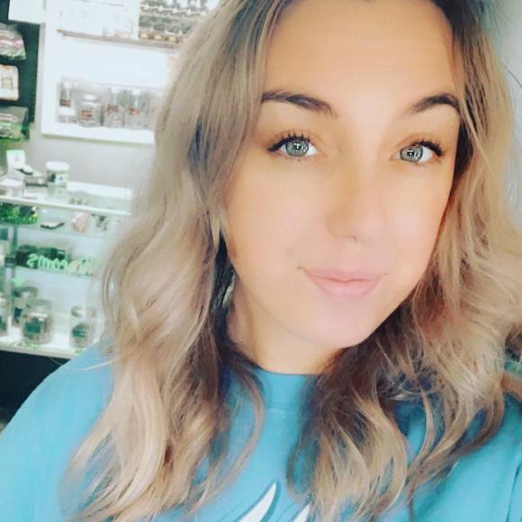 Brianne Ryburn - Poshmark Profile Picture of Brianne Ryburn (@b_aldridge22) on Poshmark