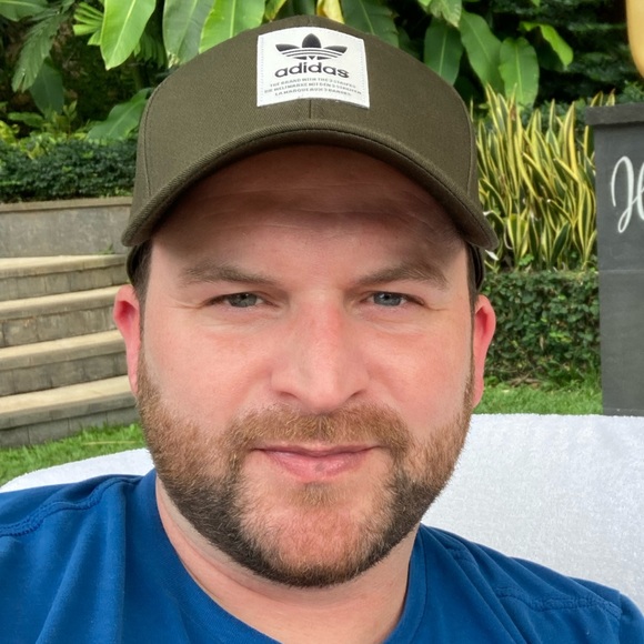 Profile Picture of Bryan Valenti (@bryanvalenti) on Poshmark