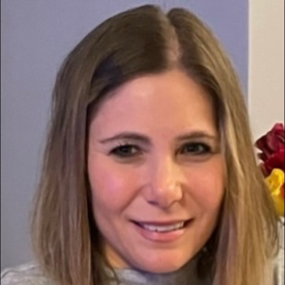 Profile Picture of Jessica Mainelli (@jessicamainelli) on Poshmark