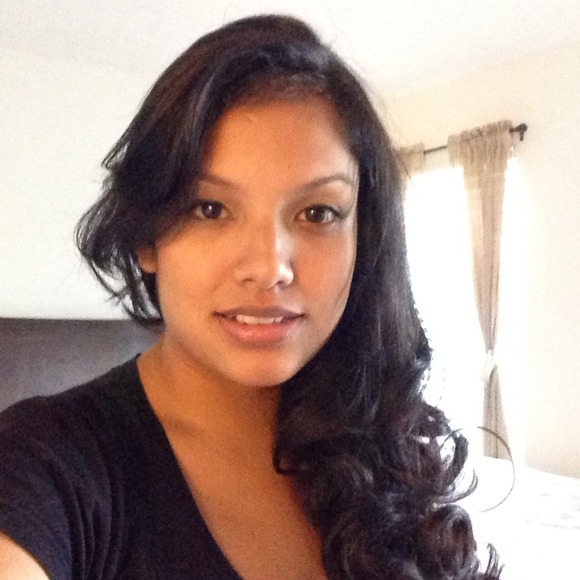 Profile Picture of Fiorella Lacayo (@fiore2008) on Poshmark