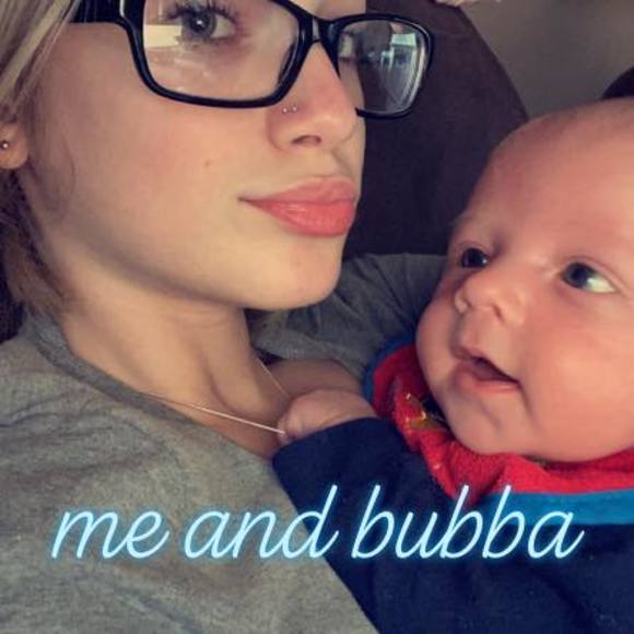 Profile Picture of Courtnee Merrix (@courtneemerrix) on Poshmark