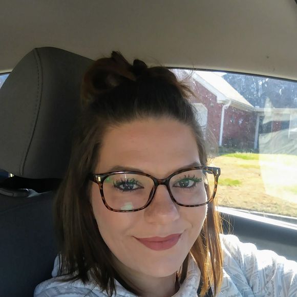 Profile Picture of Ariel Barnett (@91311b) on Poshmark