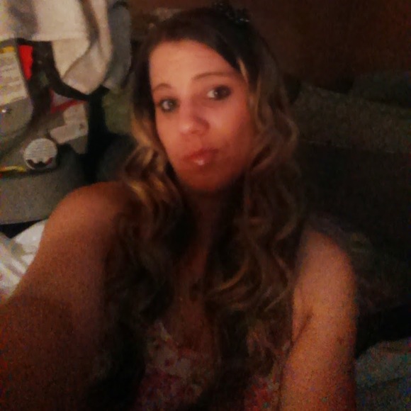 Profile Picture of Jenny Glynn (@jenny_glynn) on Poshmark