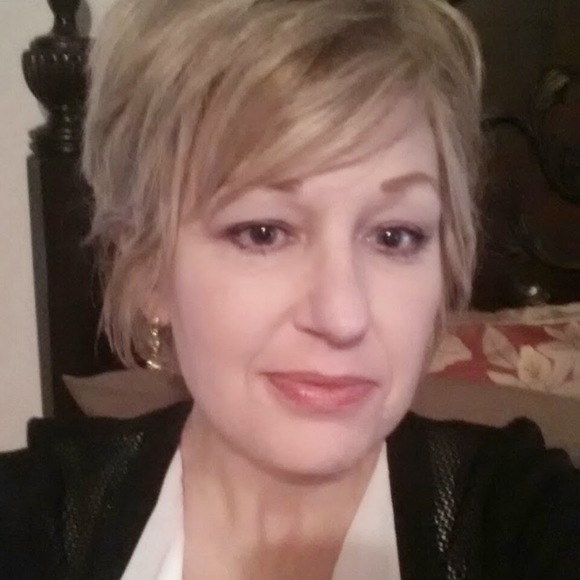 Cindi Tonkovich - Poshmark Profile Picture of Cindi Tonkovich (@catonkovich01) on Poshmark