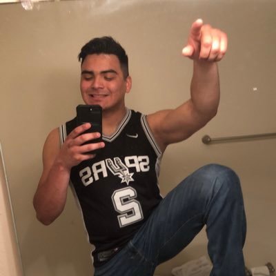 Profile Picture of Ray Gonzalez (@stingray_34_) on Twitter