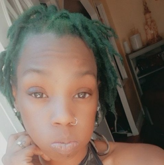Profile Picture of Esadora Gasque (@gasquesthe) on Poshmark