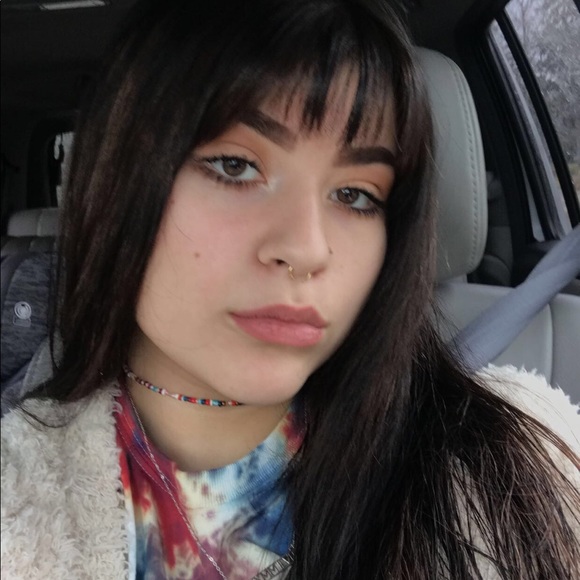 Profile Picture of Bella Mcmurran (@bellamcmurran) on Poshmark