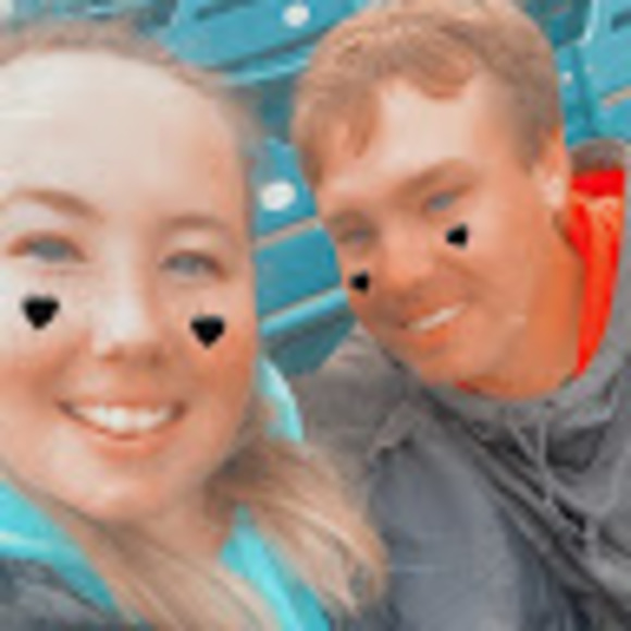 Profile Picture of Kiersten Freeman (@kiersten9306) on Poshmark