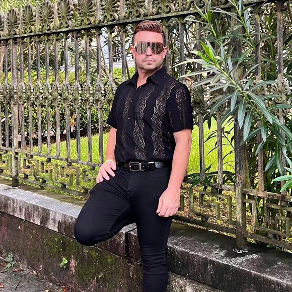 Profile Picture of Steven Fortner (@jazzfive678) on Poshmark