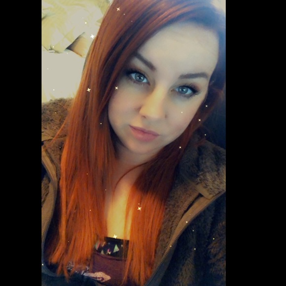 Profile Picture of Emerald Baker (@emerald_baker) on Poshmark