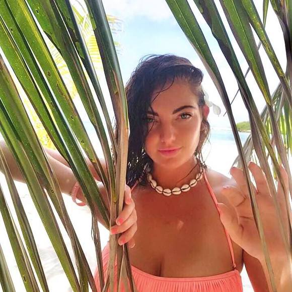 Profile Picture of Vianca Pretorius (@vi08) on Poshmark